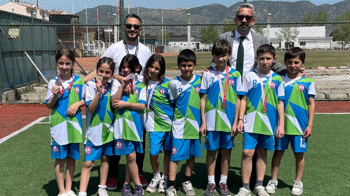 Öğrencilerimiz ilçemizde düzenlenen atletizm turnuvasını dereceyle tamamladılar
